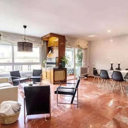Piso Centro דירה